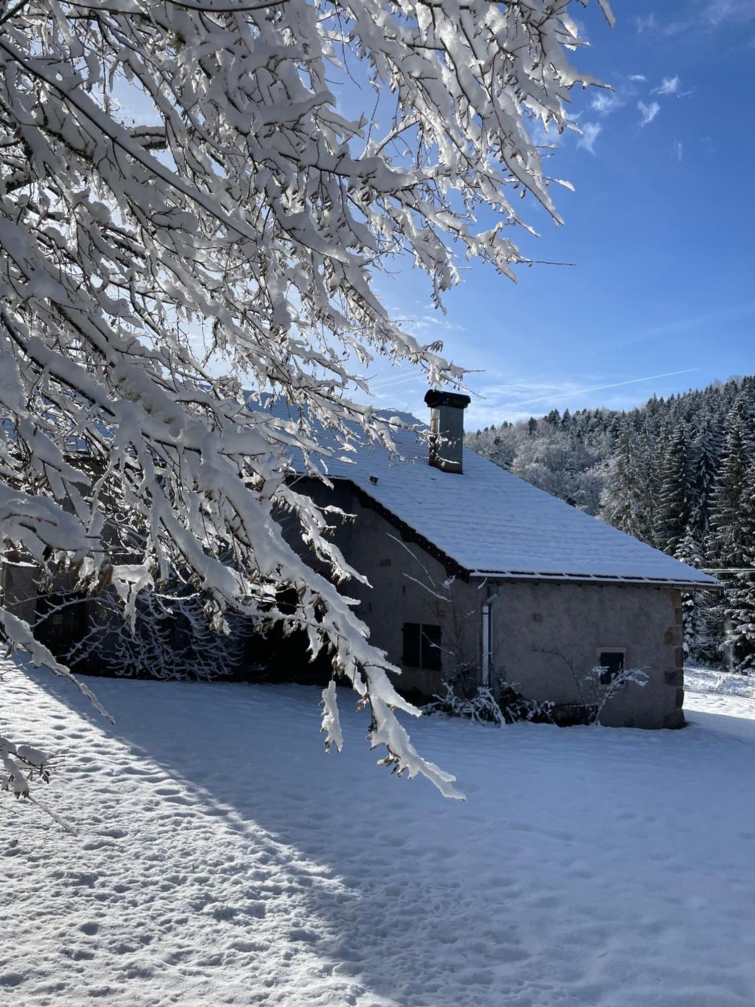 La Hutte Villa Tendon Exterior photo