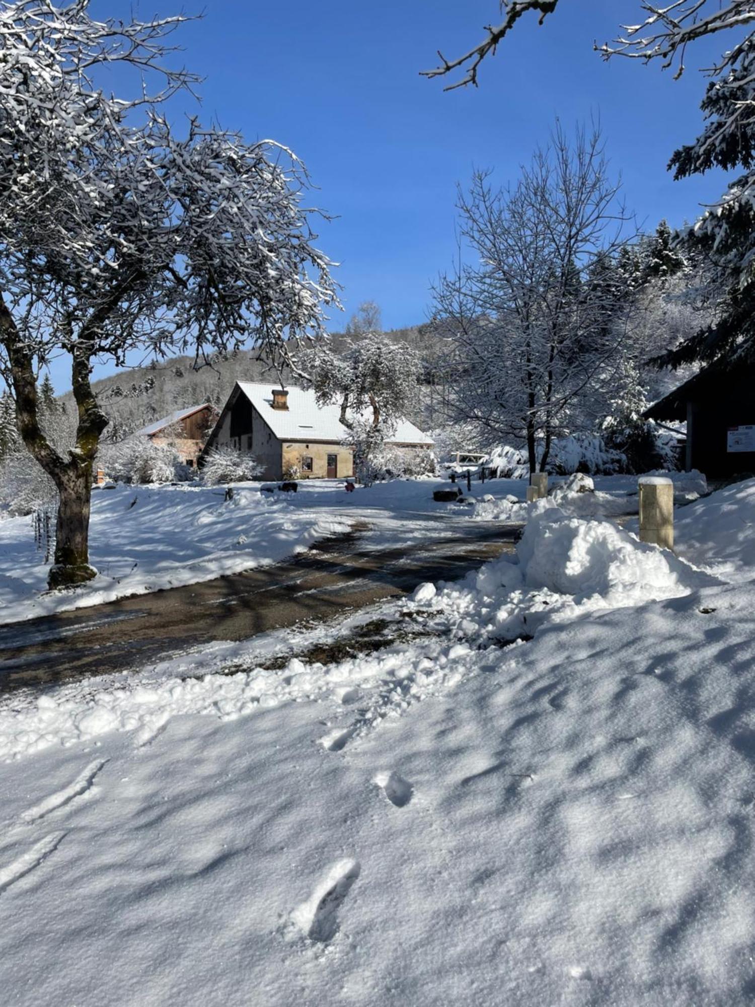 La Hutte Villa Tendon Exterior photo